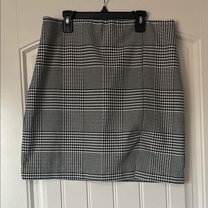 Rachel Zoe Black and White Checkered Midi Skirt